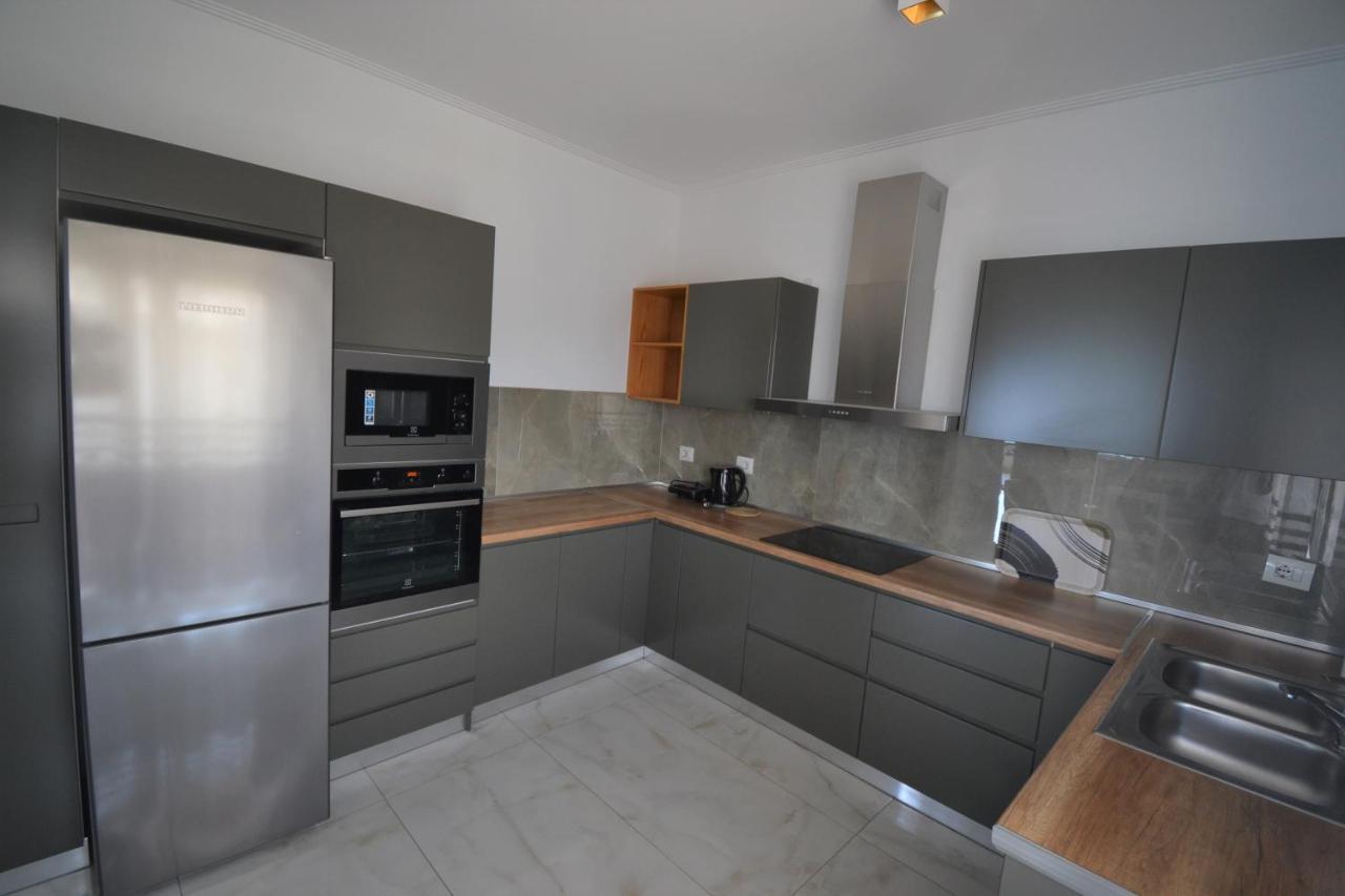 Luxury Penthouse B&E Lägenhet Sarandë Exteriör bild