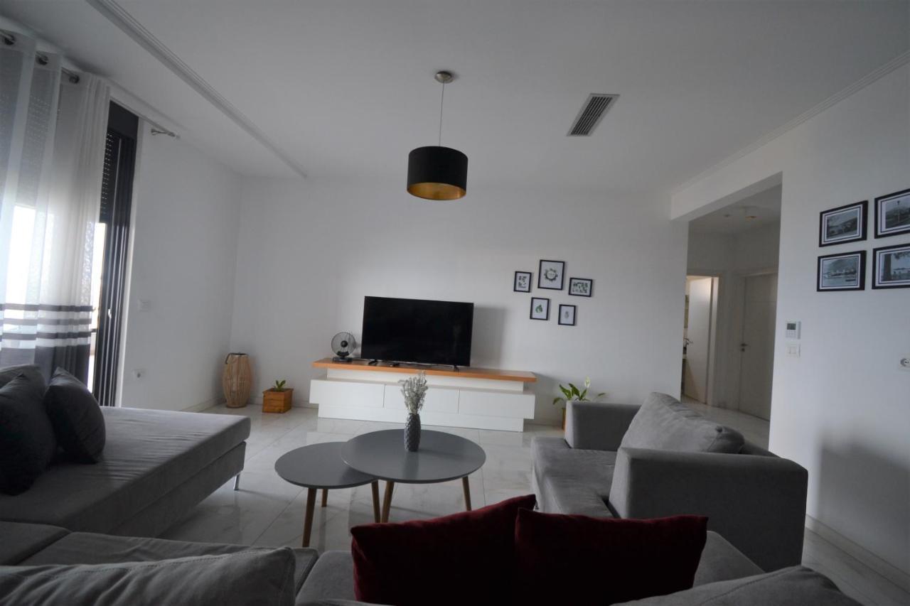 Luxury Penthouse B&E Lägenhet Sarandë Exteriör bild