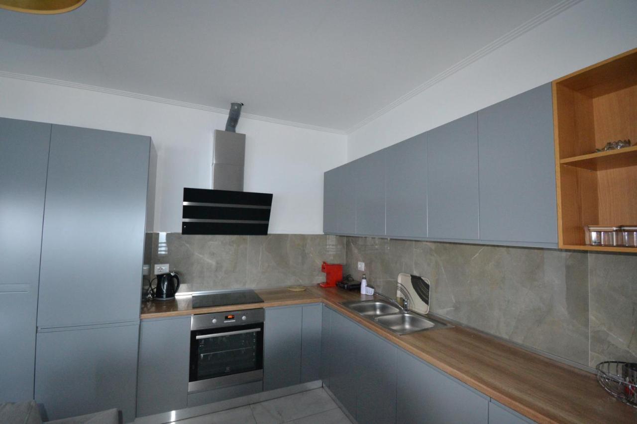 Luxury Penthouse B&E Lägenhet Sarandë Exteriör bild