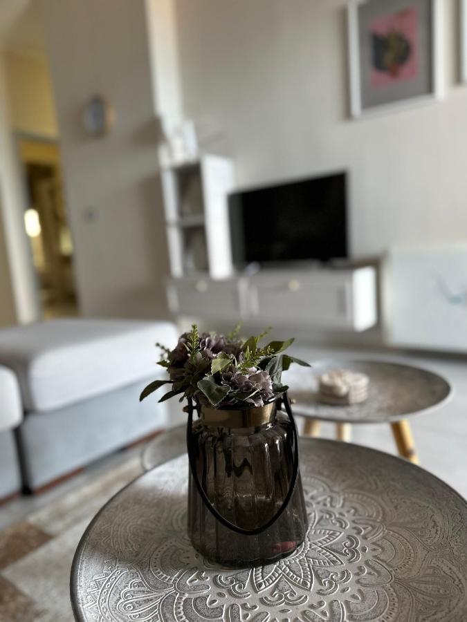 Luxury Penthouse B&E Lägenhet Sarandë Exteriör bild