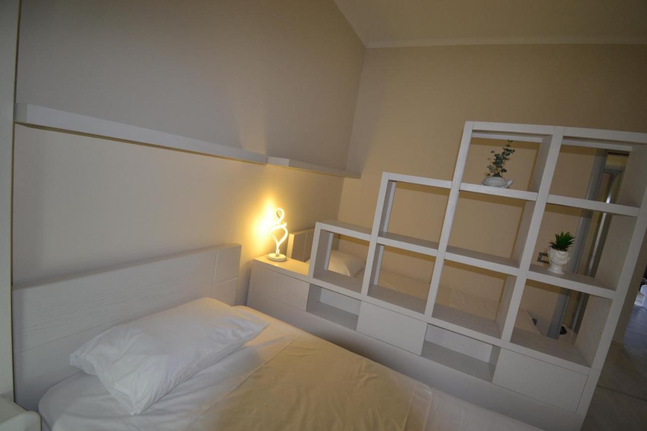 Luxury Penthouse B&E Lägenhet Sarandë Exteriör bild