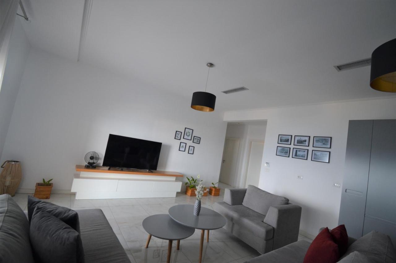 Luxury Penthouse B&E Lägenhet Sarandë Exteriör bild