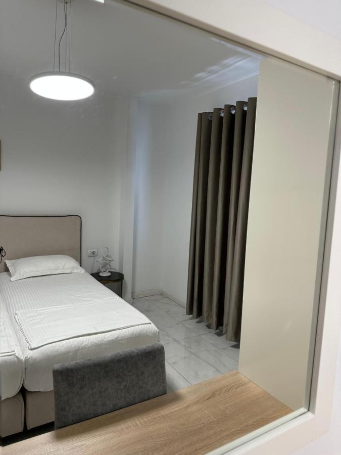 Luxury Penthouse B&E Lägenhet Sarandë Exteriör bild