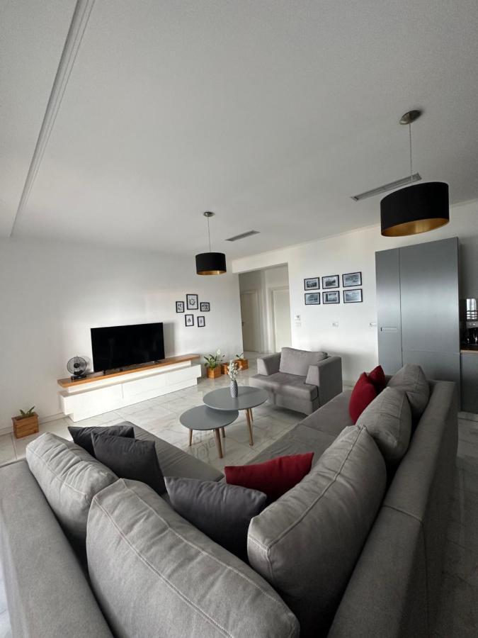 Luxury Penthouse B&E Lägenhet Sarandë Exteriör bild