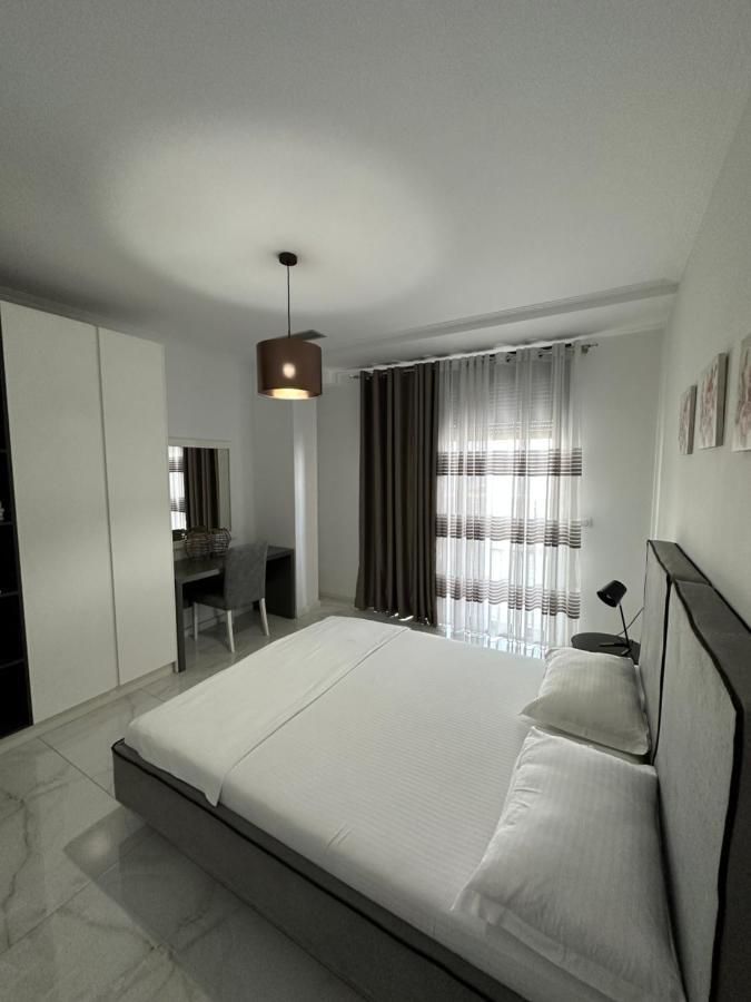 Luxury Penthouse B&E Lägenhet Sarandë Exteriör bild