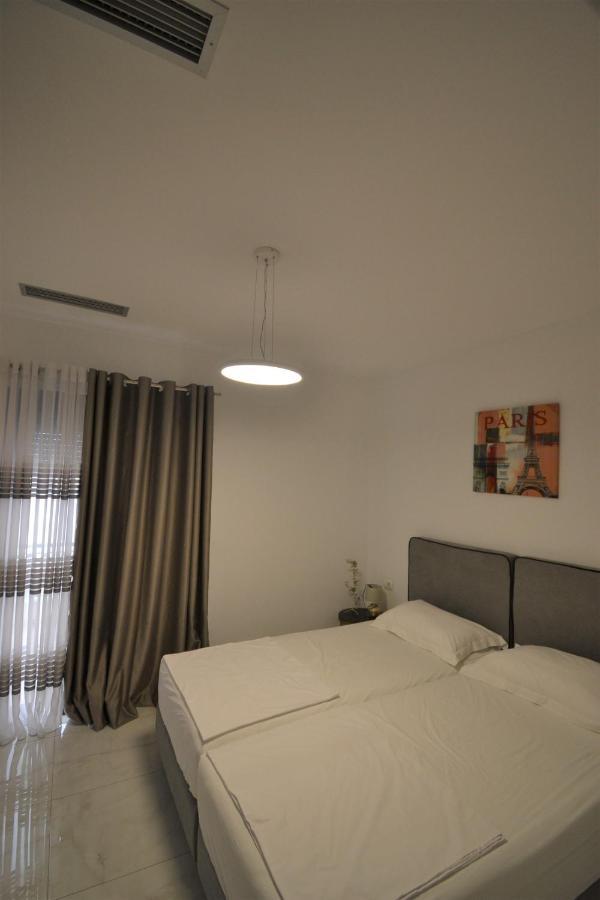 Luxury Penthouse B&E Lägenhet Sarandë Exteriör bild