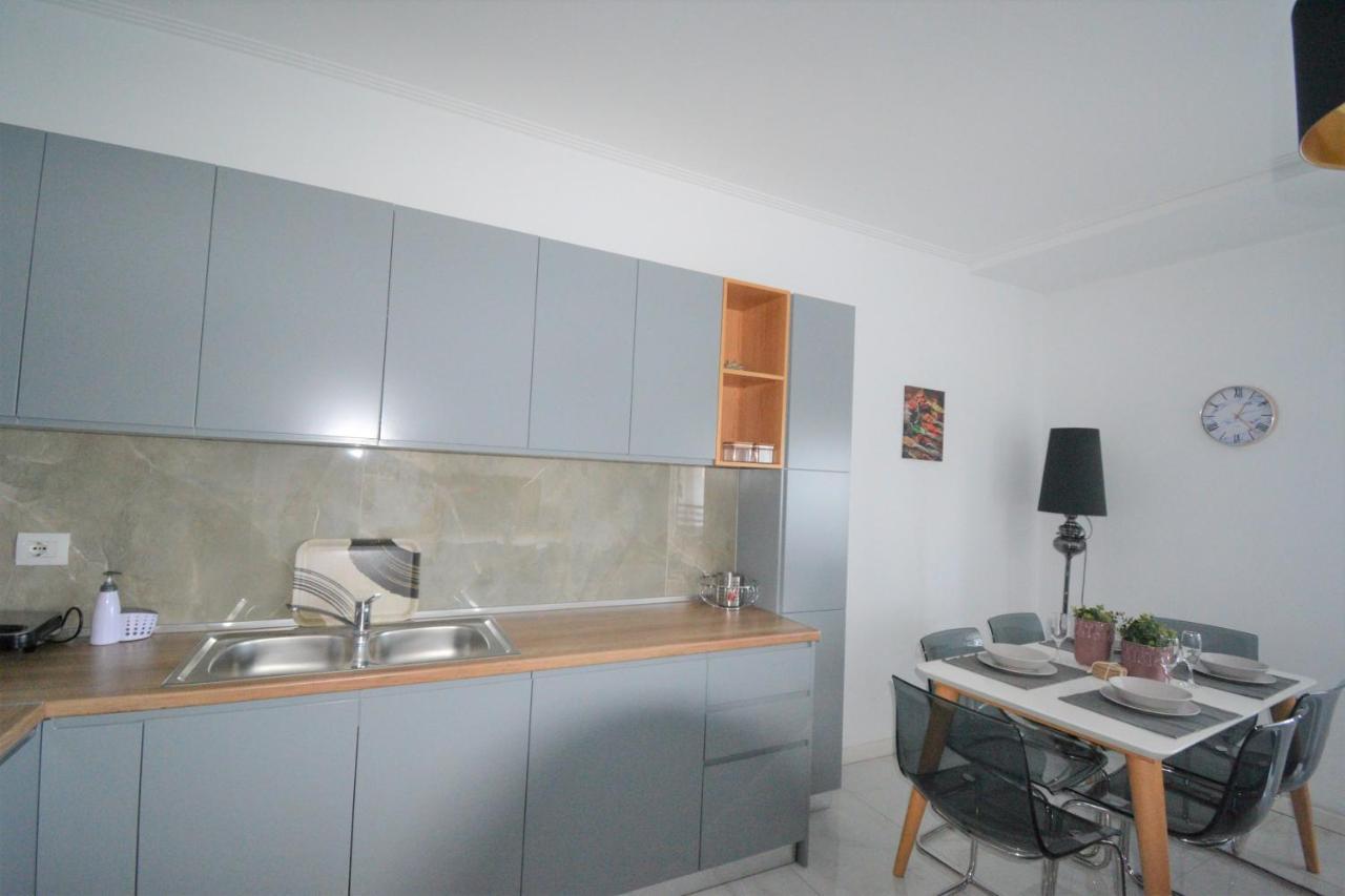 Luxury Penthouse B&E Lägenhet Sarandë Exteriör bild