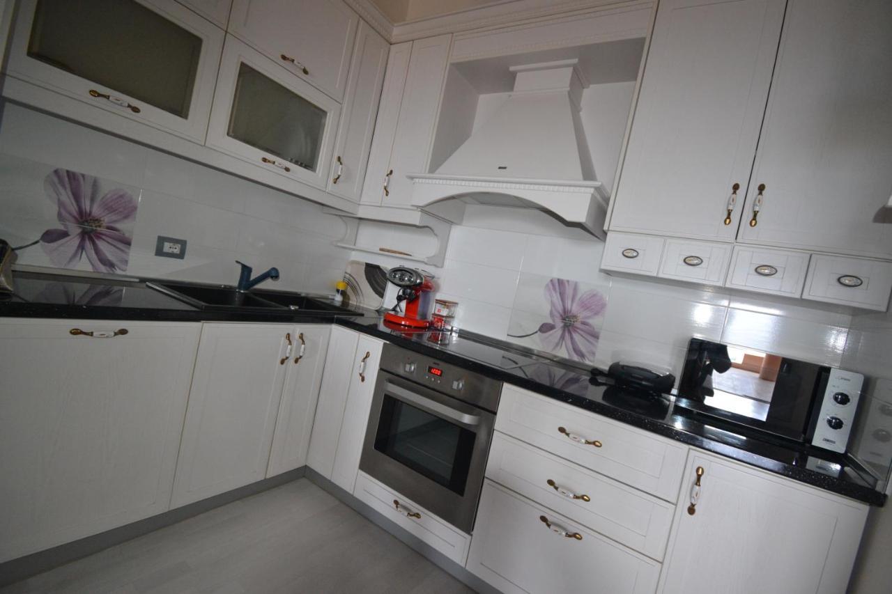 Luxury Penthouse B&E Lägenhet Sarandë Exteriör bild