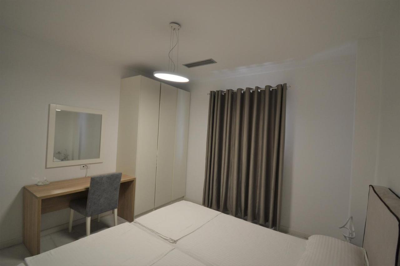 Luxury Penthouse B&E Lägenhet Sarandë Exteriör bild